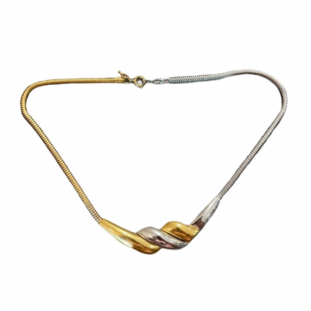 Vintage Trifari necklace in silver and gold